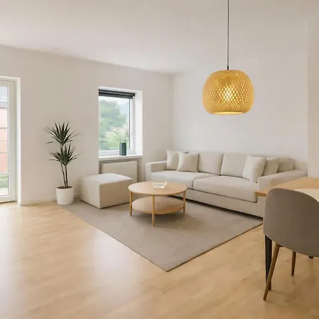 C - Light 2 - Sunny Balcony And Free Parking Apartamento
